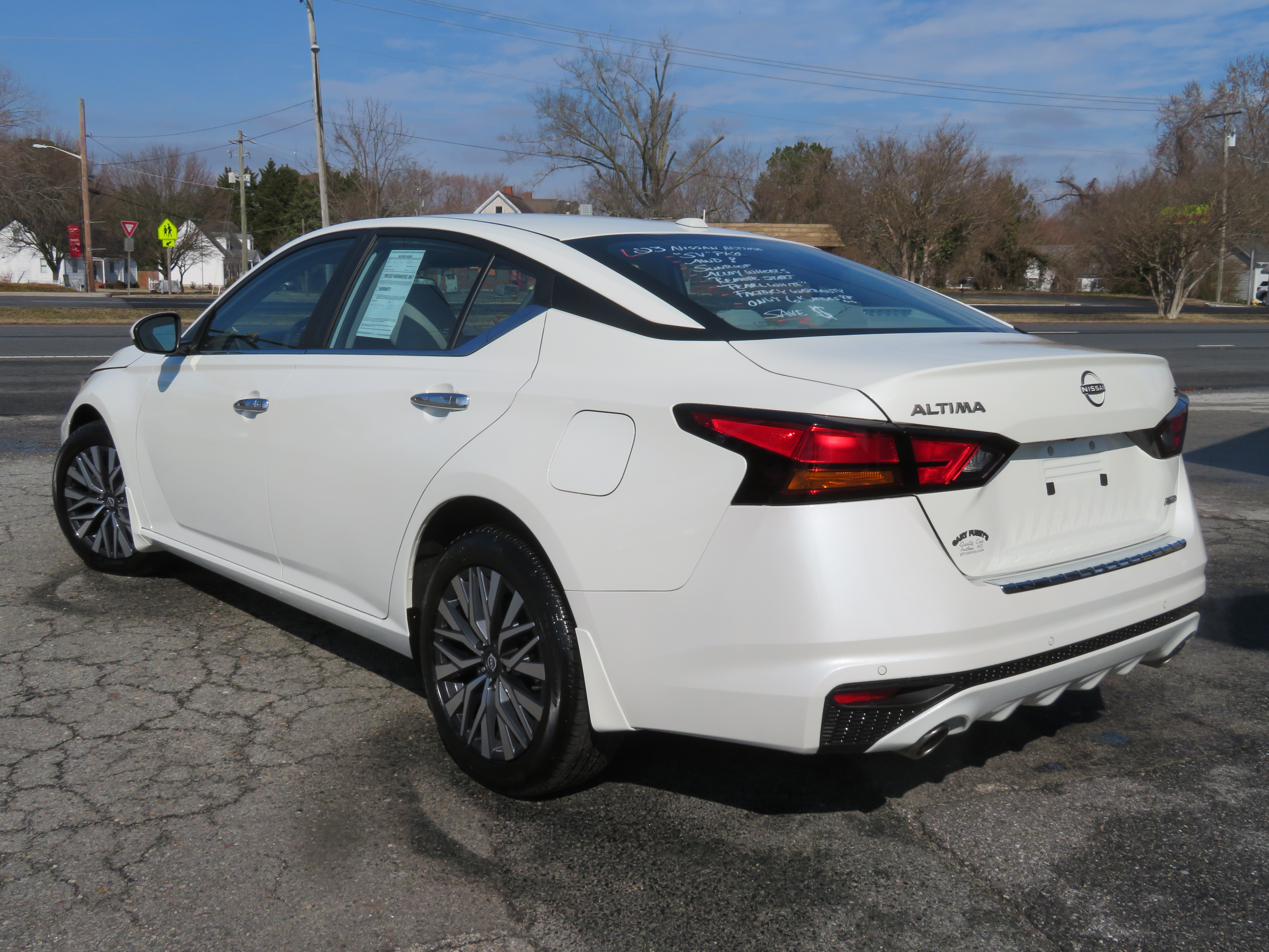 2023 Nissan Altima "SV" AWD! ONLY 6k miles!! Sunroof/Loaded!!