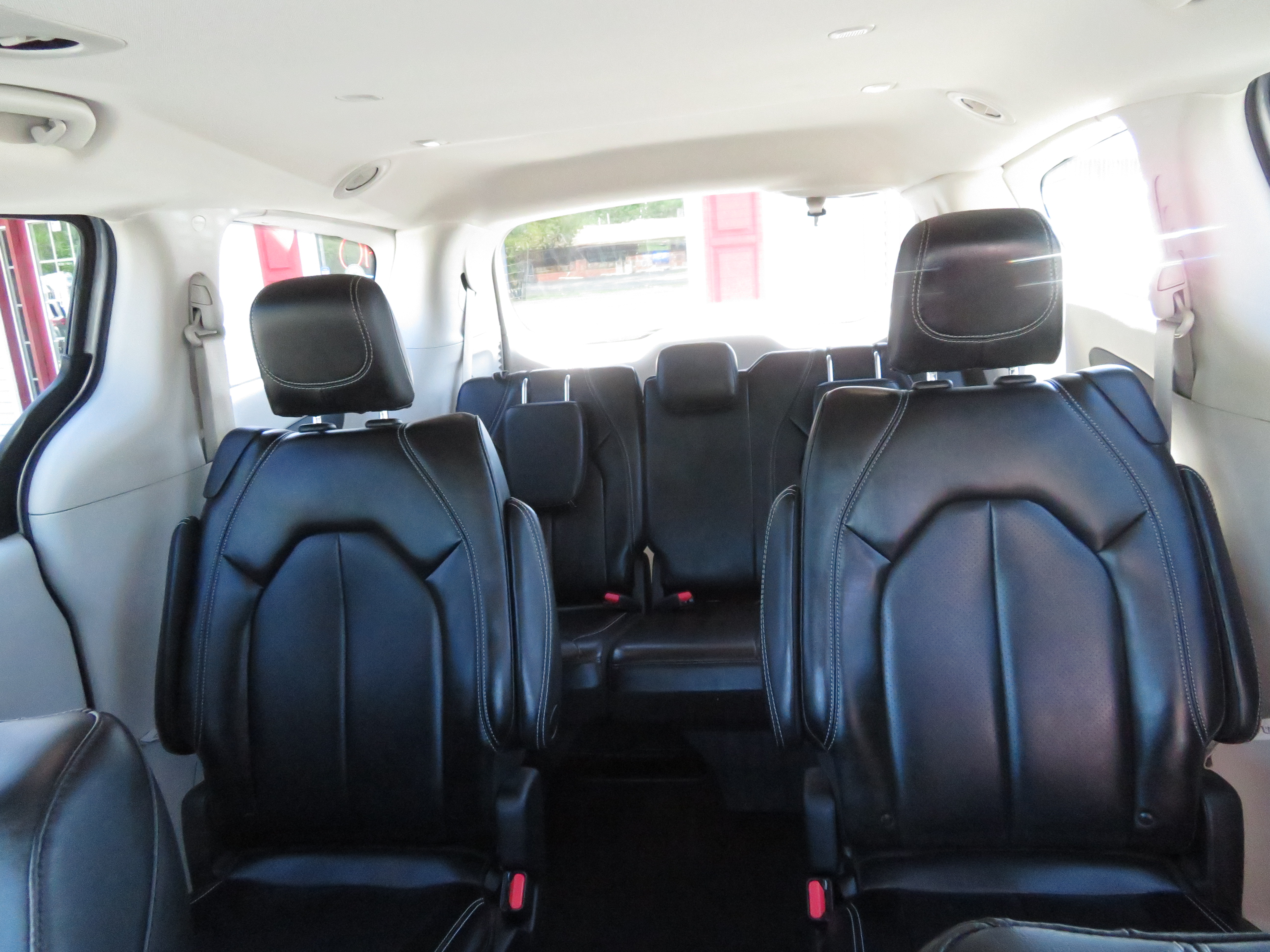 2023 Chrysler Pacifica "Touring L"