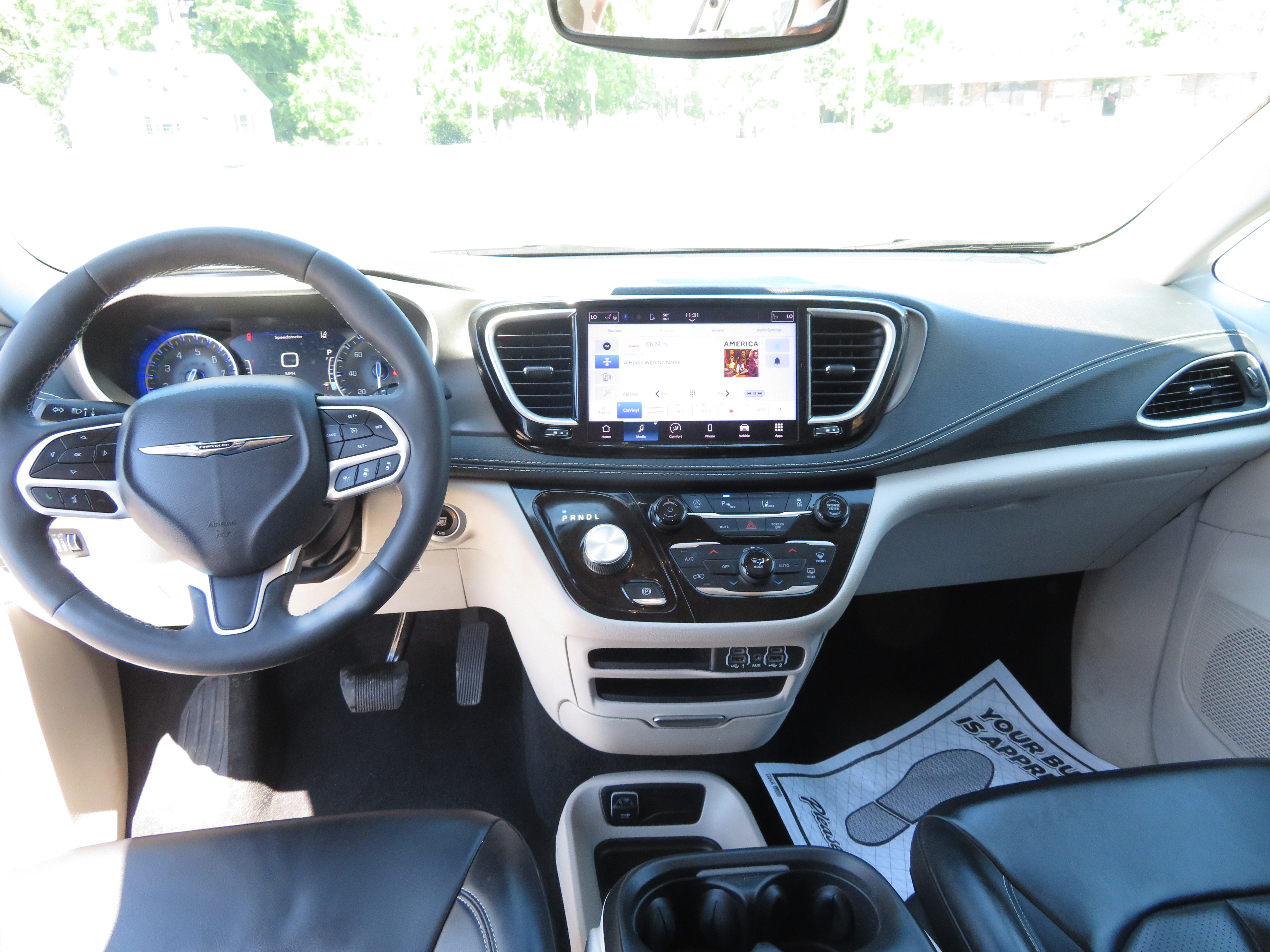 2023 Chrysler Pacifica "Touring L"