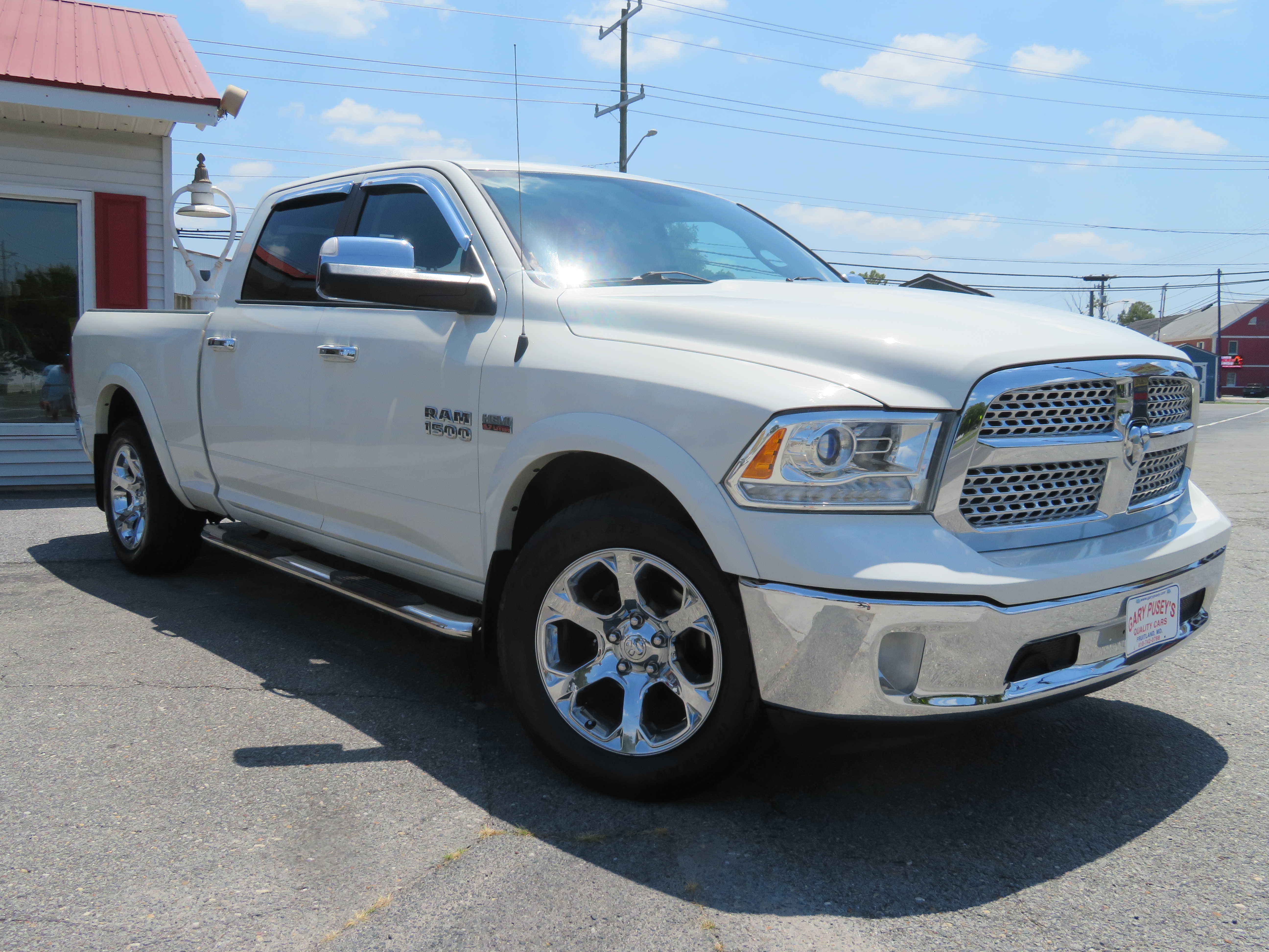 2017 Ram 1500 "Laramie" Crew Cab 4x4/Low Miles/Local Trade