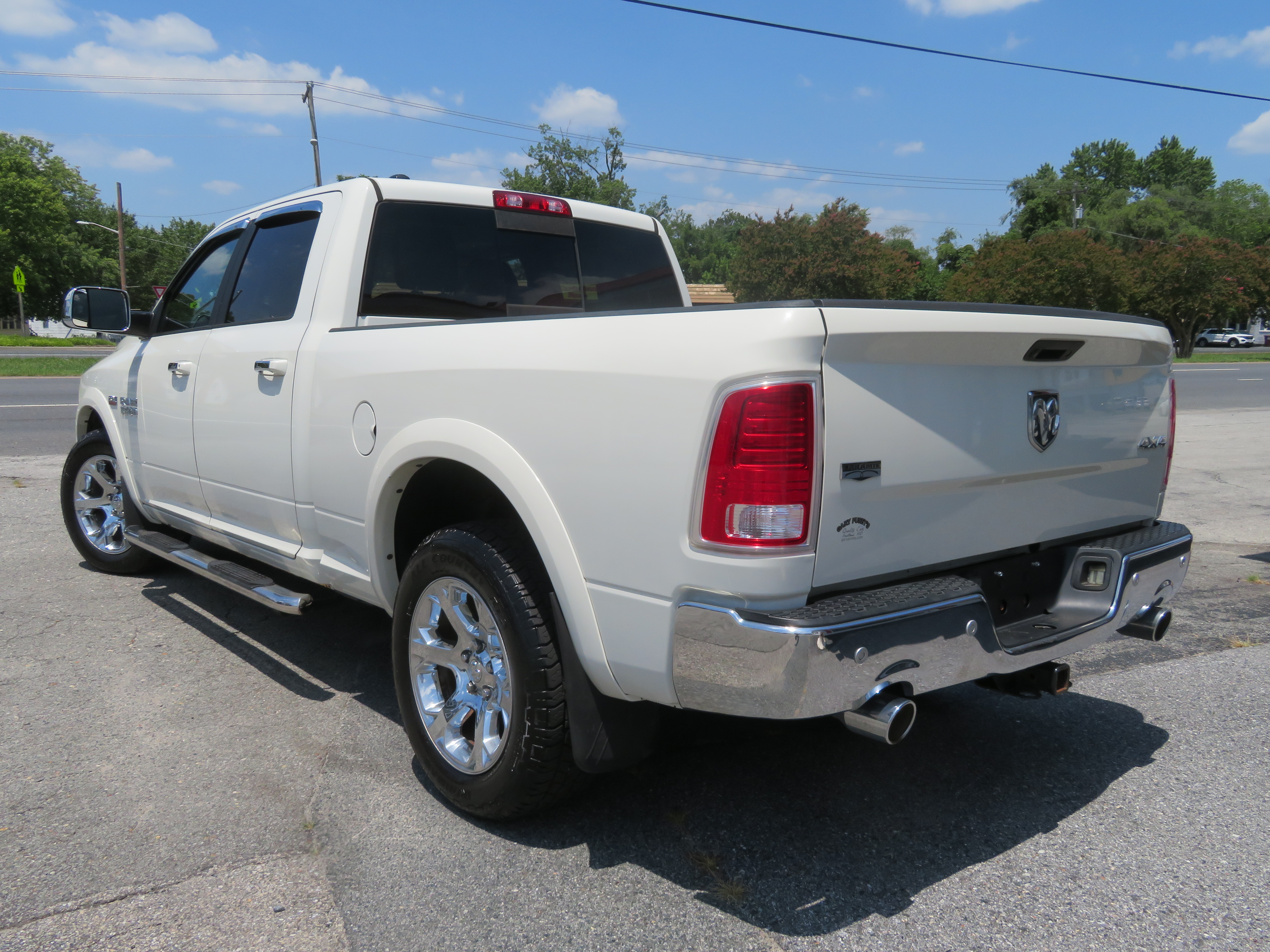 2017 Ram 1500 "Laramie" Crew Cab 4x4/Low Miles/Local Trade