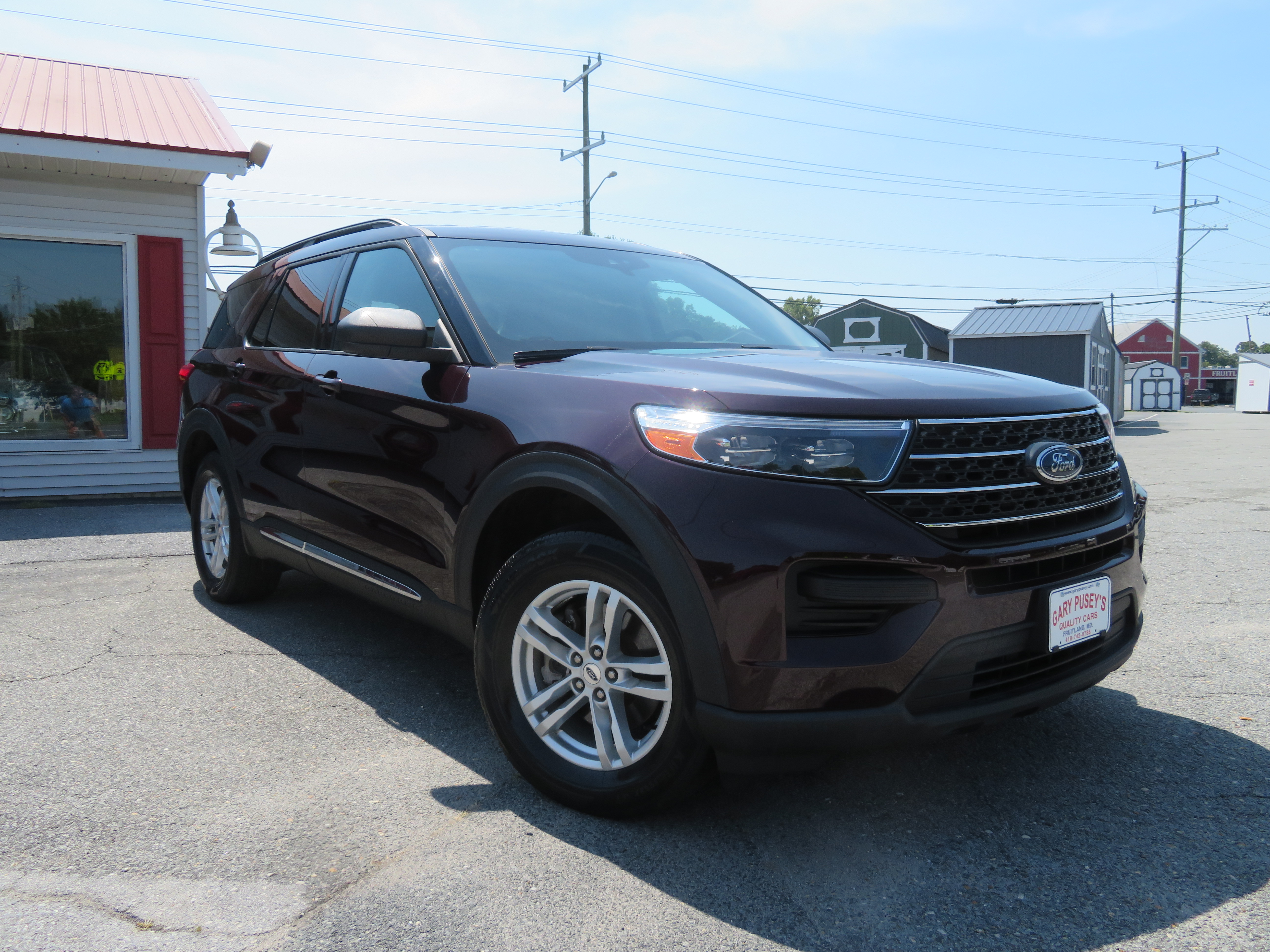 2023 Ford Explorer "XLT" 4x4/Low Miles