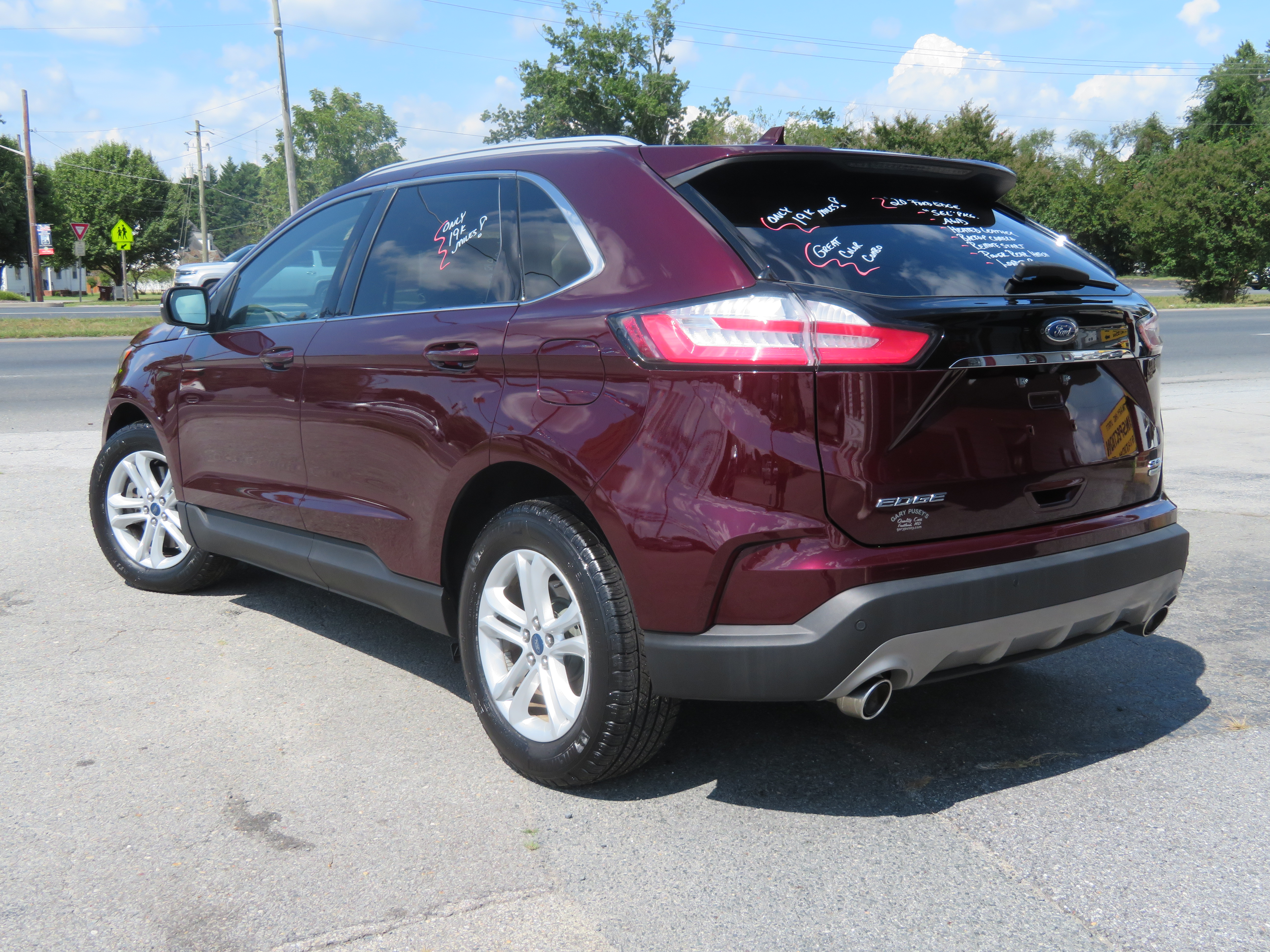 2020 Ford Edge "SEL" AWD ONLY 19k miles!! 