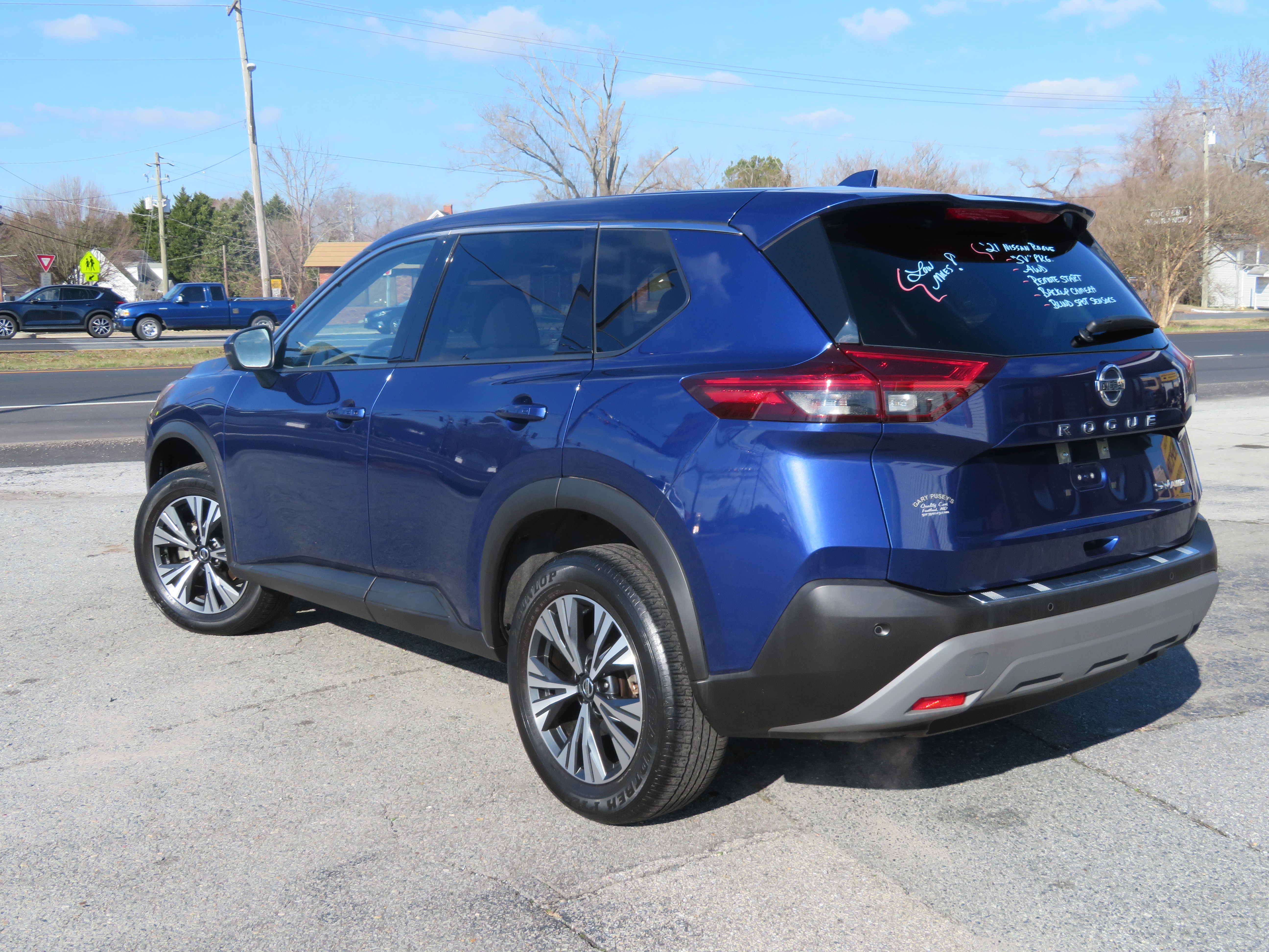 2021 Nissan Rogue "SV" AWD Low Miles!