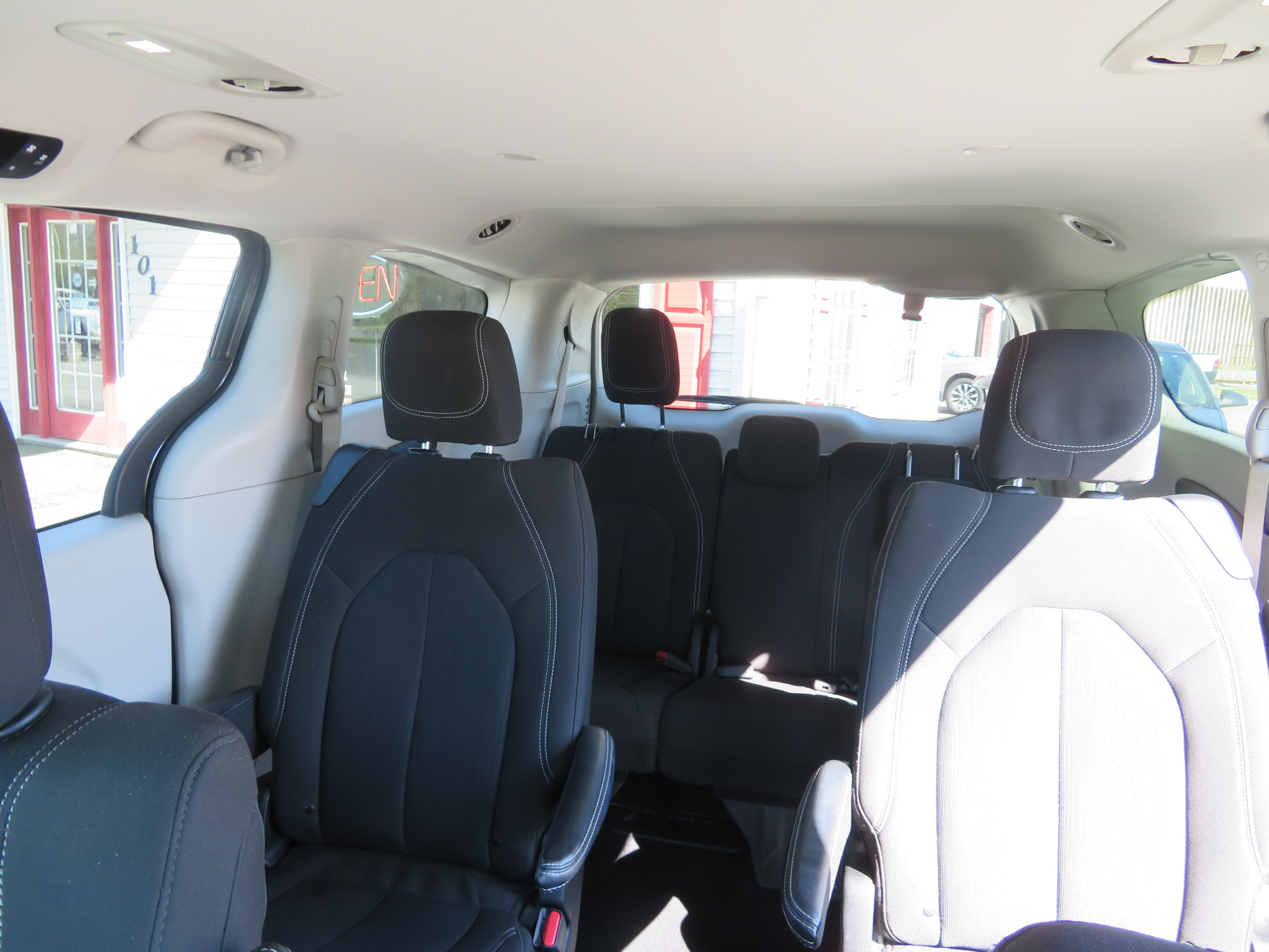 2022 Chrysler Voyager