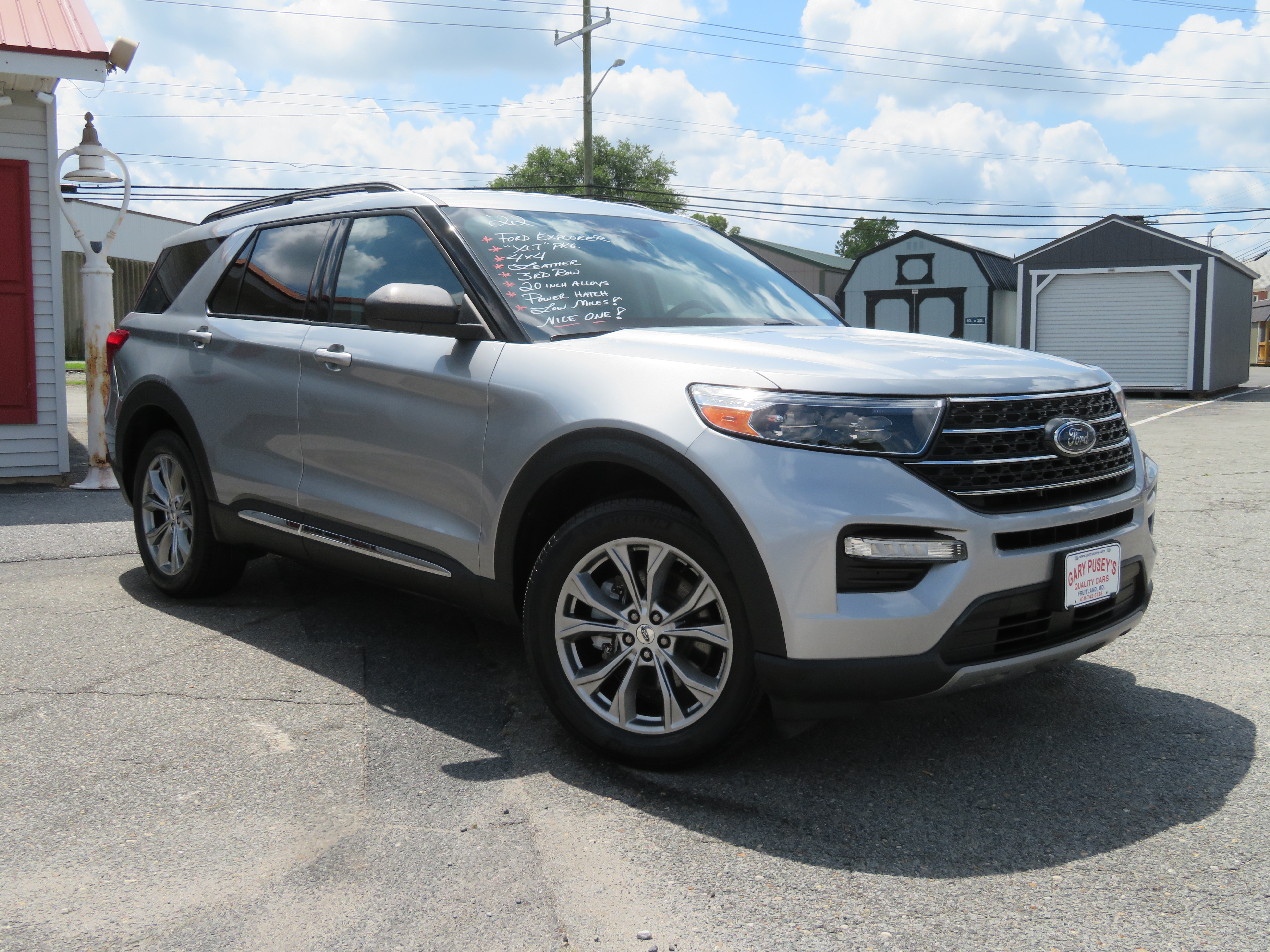 2022 Ford Explorer "XLT" 4x4