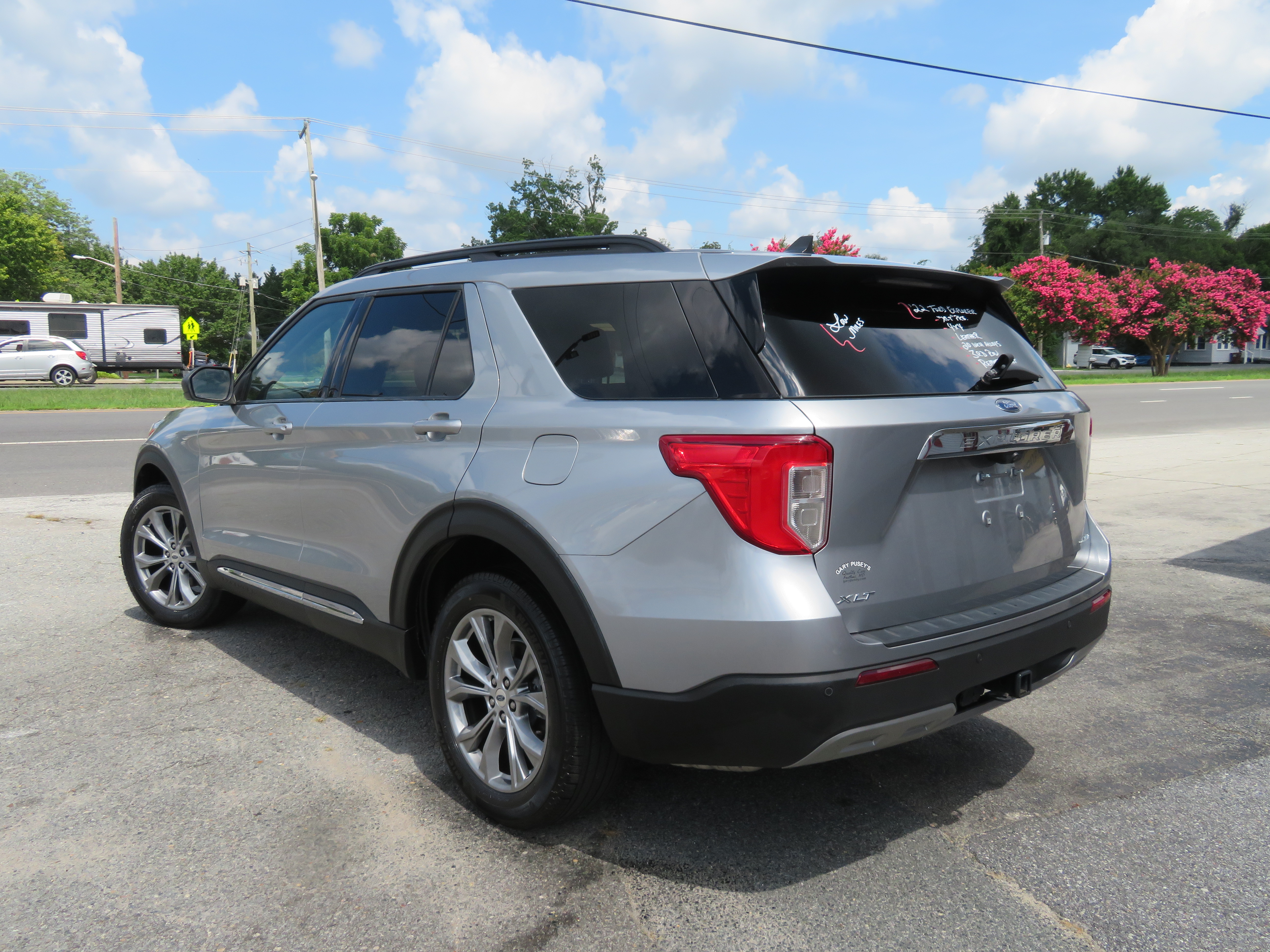 2022 Ford Explorer "XLT" 4x4