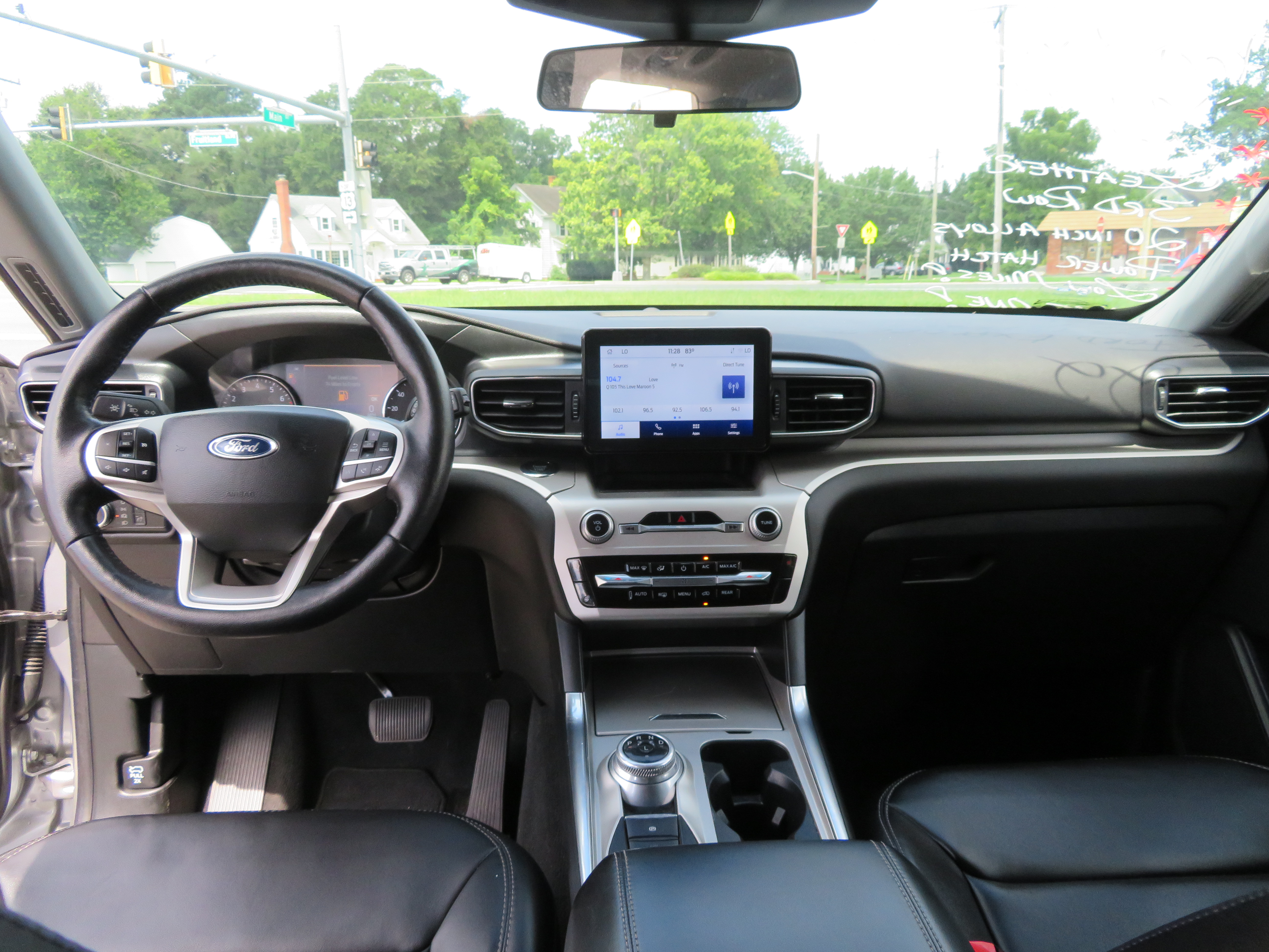 2022 Ford Explorer "XLT" 4x4