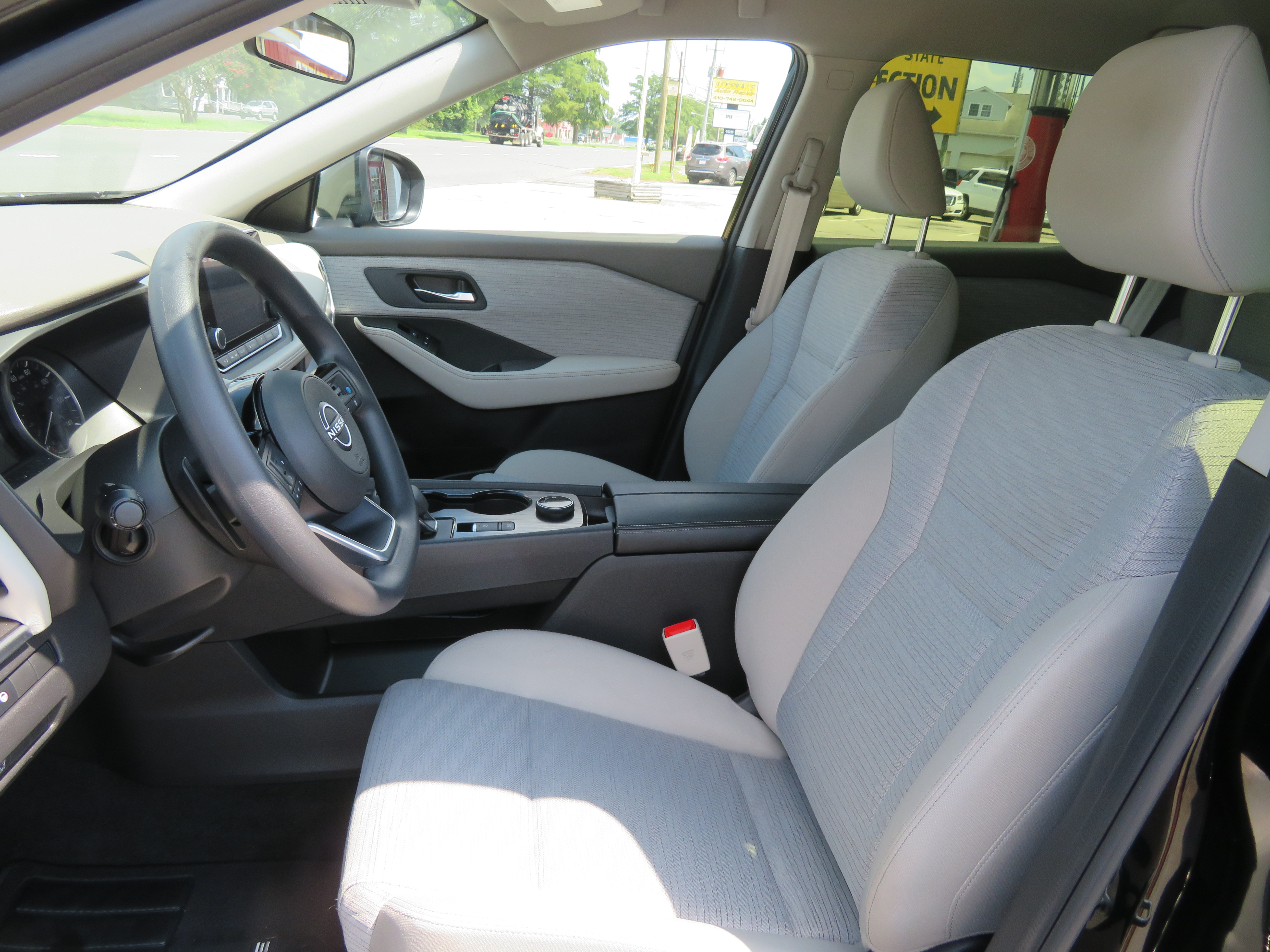 2023 Nissan Rogue "SV" AWD ONLY 11k miles!!