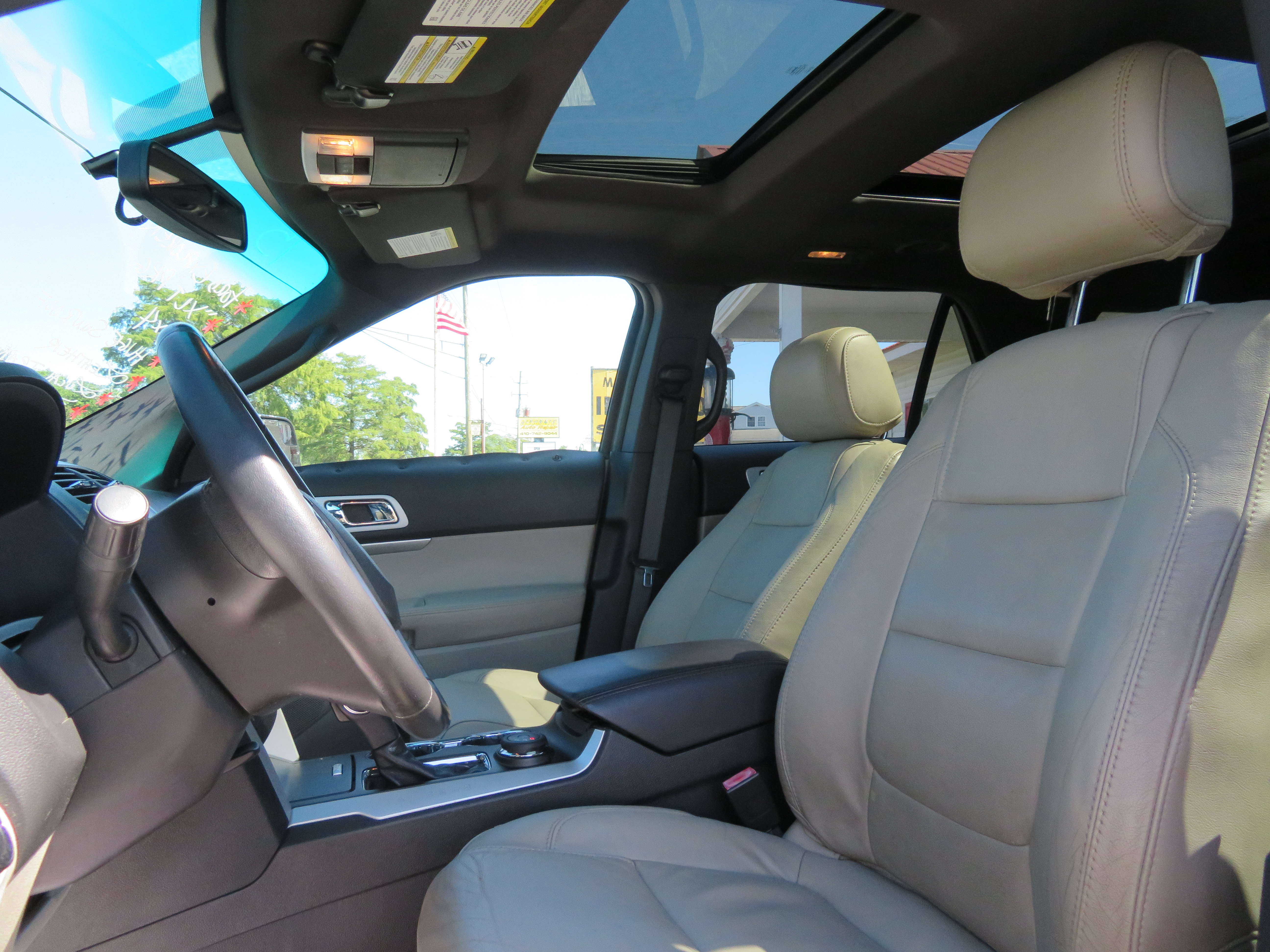 2015 Ford Explorer "XLT" 4x4/Leather/Panoramic Sunroof/3rd Row