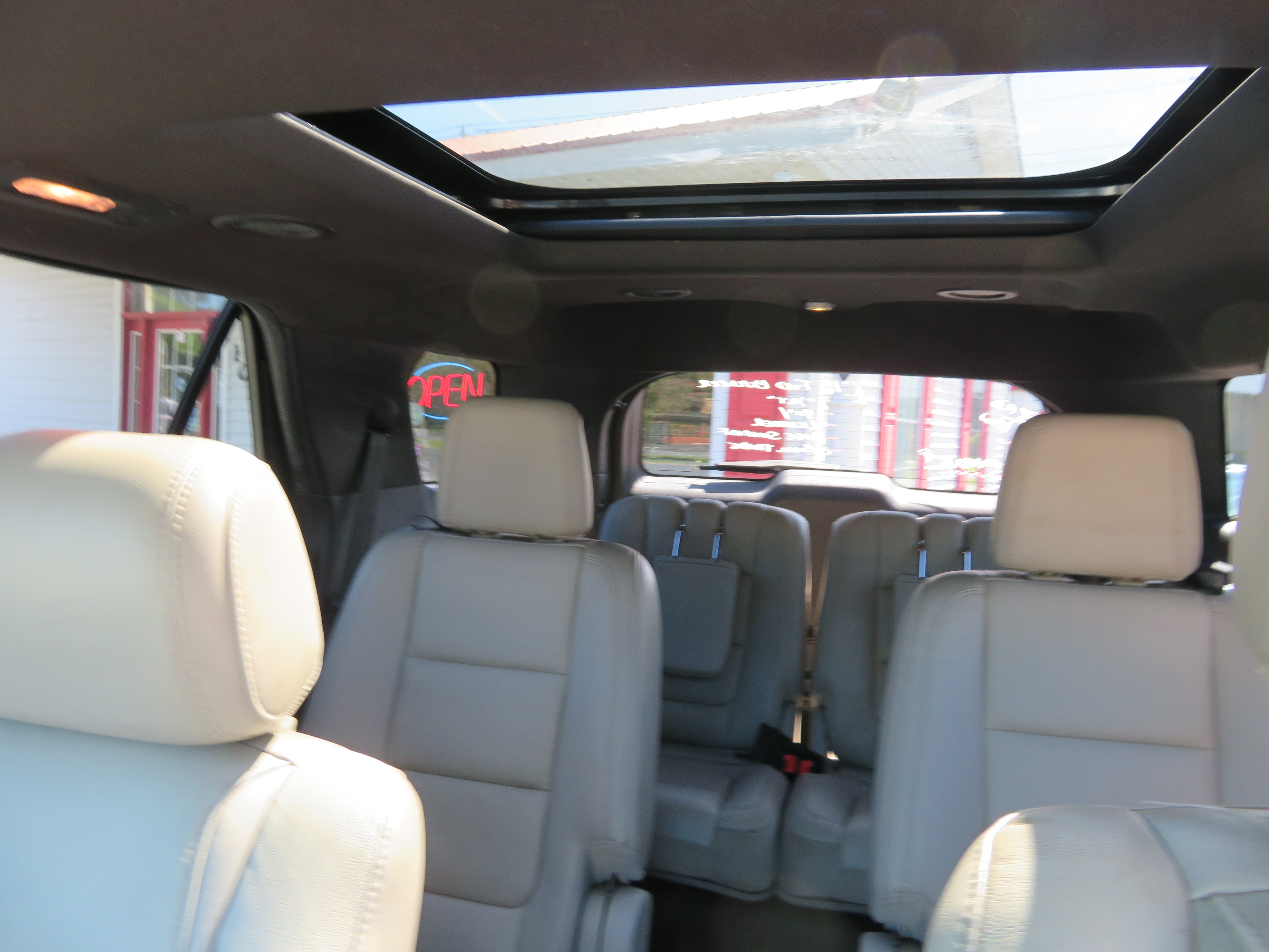 2015 Ford Explorer "XLT" 4x4/Leather/Panoramic Sunroof/3rd Row